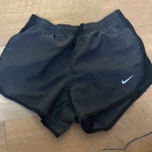 nike running shorts size M